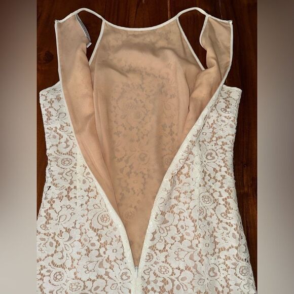 Keepsake lace dress - Picture 3 of 15